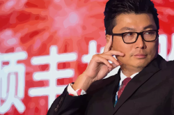 还差4个月才满16岁，镇江队的初三少年张国庆是苏超最年轻球员